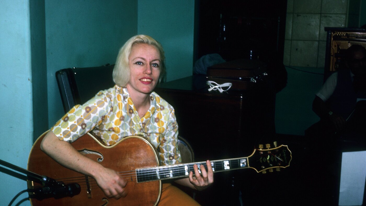 La bassiste vedette Carol Kaye rejette Rock & amp; Honneur du Temple de la renommée