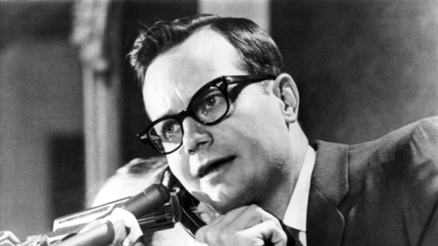 Bill Moyers, l'ancien secrétaire de presse de la Maison Blanche est devenu un journaliste de télévision acclamé, mort à 91