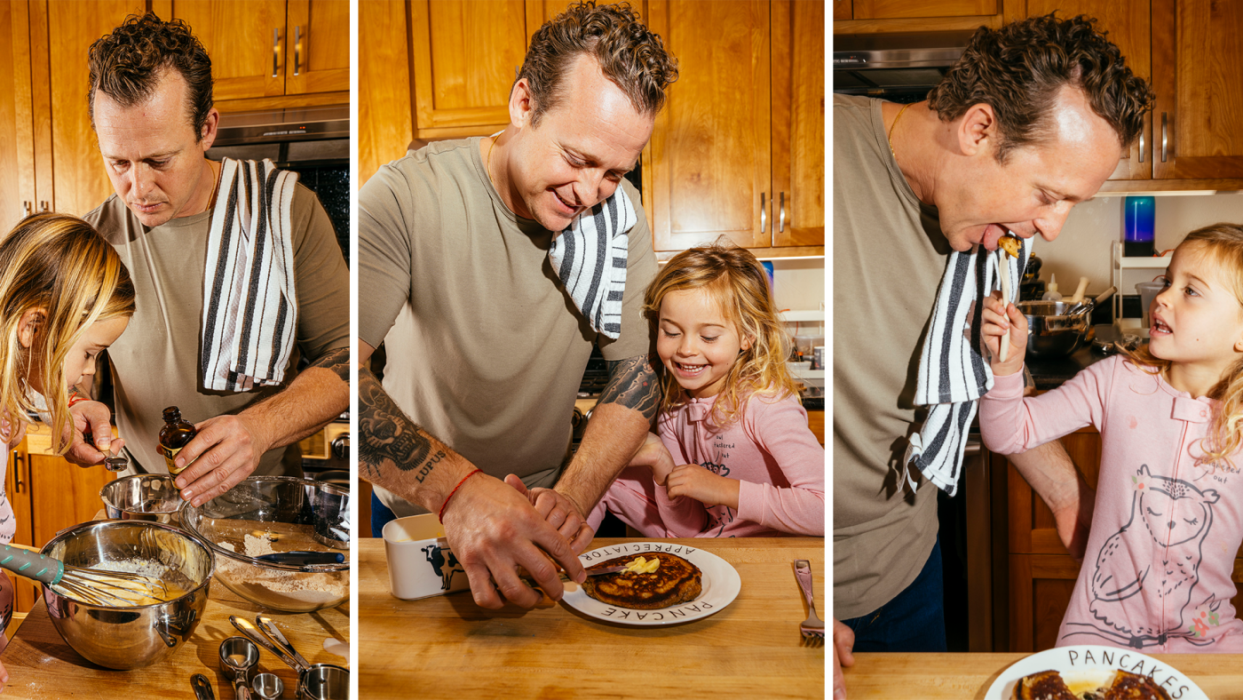 Cuisiner avec des enfants est désordonné. Ce chef de papa veut que tu le fasse quand même
