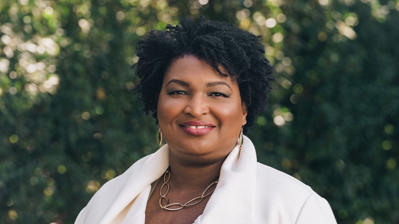 Stacey Abrams met en garde contre l'autocratie et la suppression des électeurs, n'exclut pas une autre course