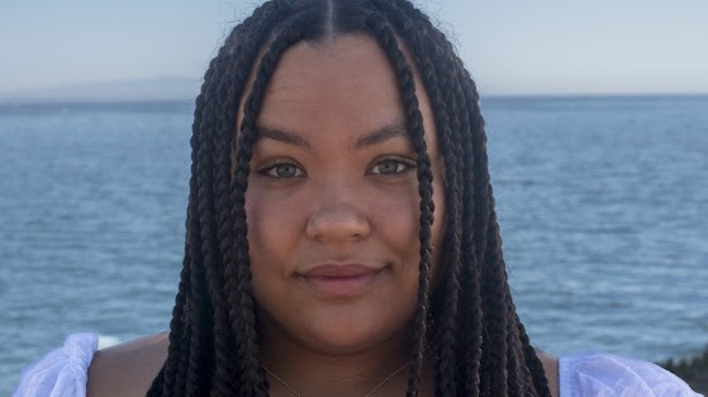 Un jeune romancier prend des idées fausses sur les mamans adolescentes dans `` Les filles qui ont grandi grand ''