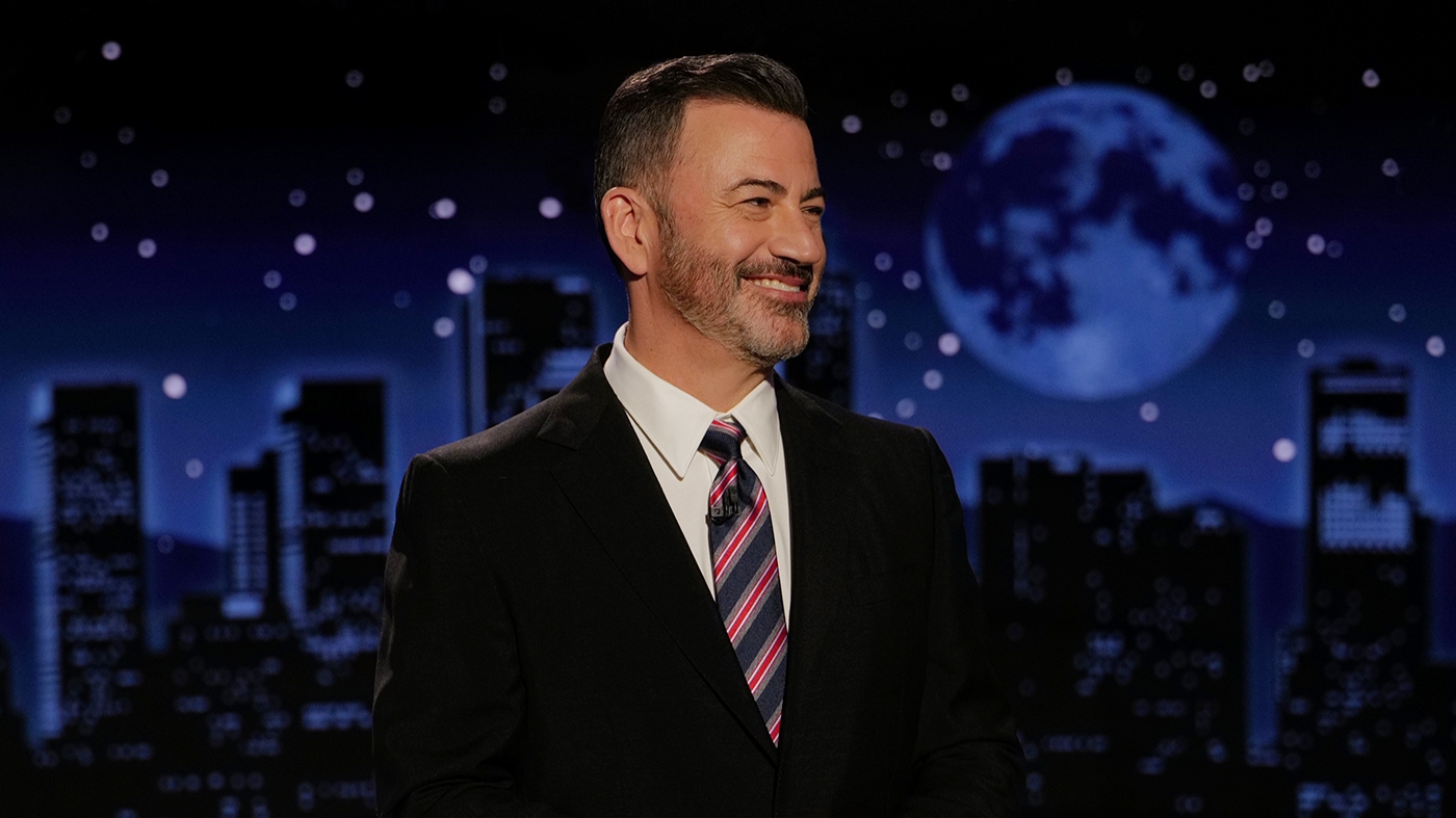 `` Nous devons s'exprimer '', dit Jimmy Kimmel dans son retour en fin de soirée
