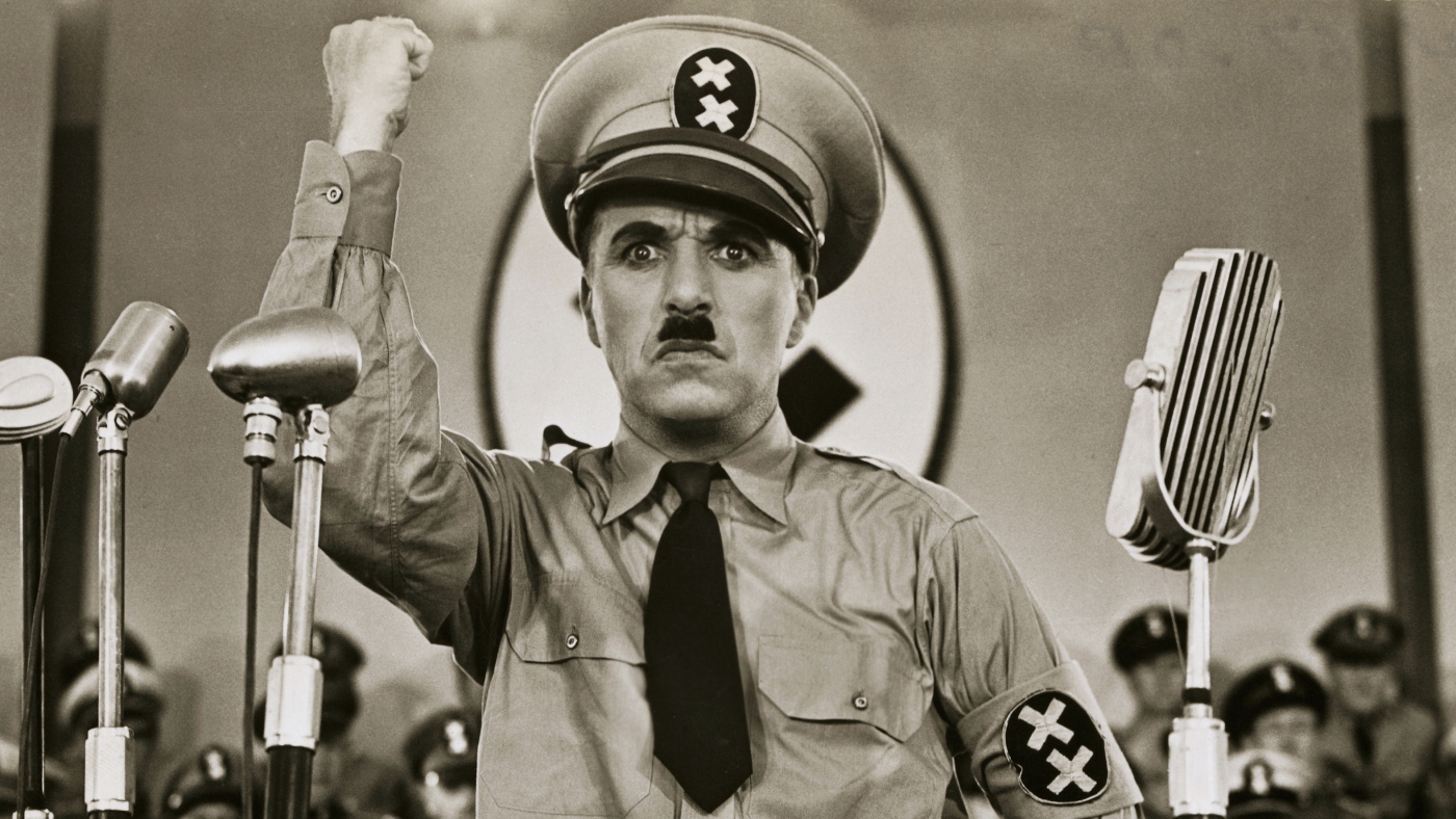 Comment Charlie Chaplin a utilisé sa ressemblance étrange avec Hitler pour combattre le fascisme