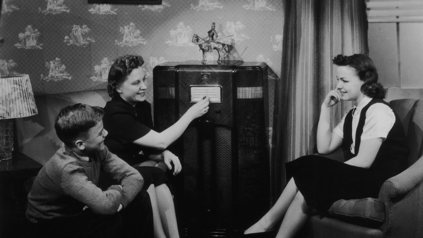 La « radiodiffusion » trouve ses racines dans l'agriculture. Voici comment cela a été diffusé dans les médias