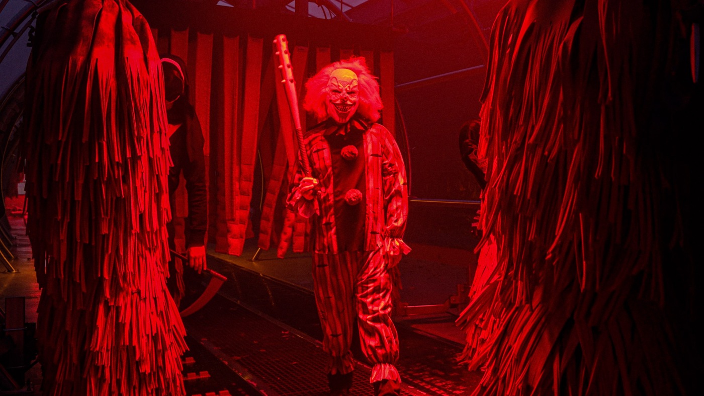 Le diable est dans les détails des lave-autos hantés d'Halloween