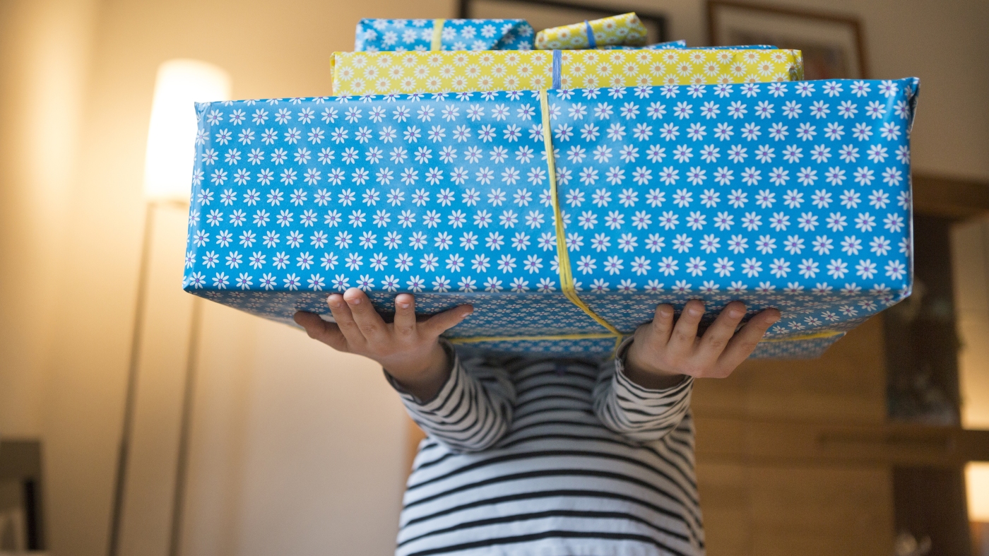 À l'approche des vacances, des groupes de défense des consommateurs et des enfants mettent en garde contre les jouets IA