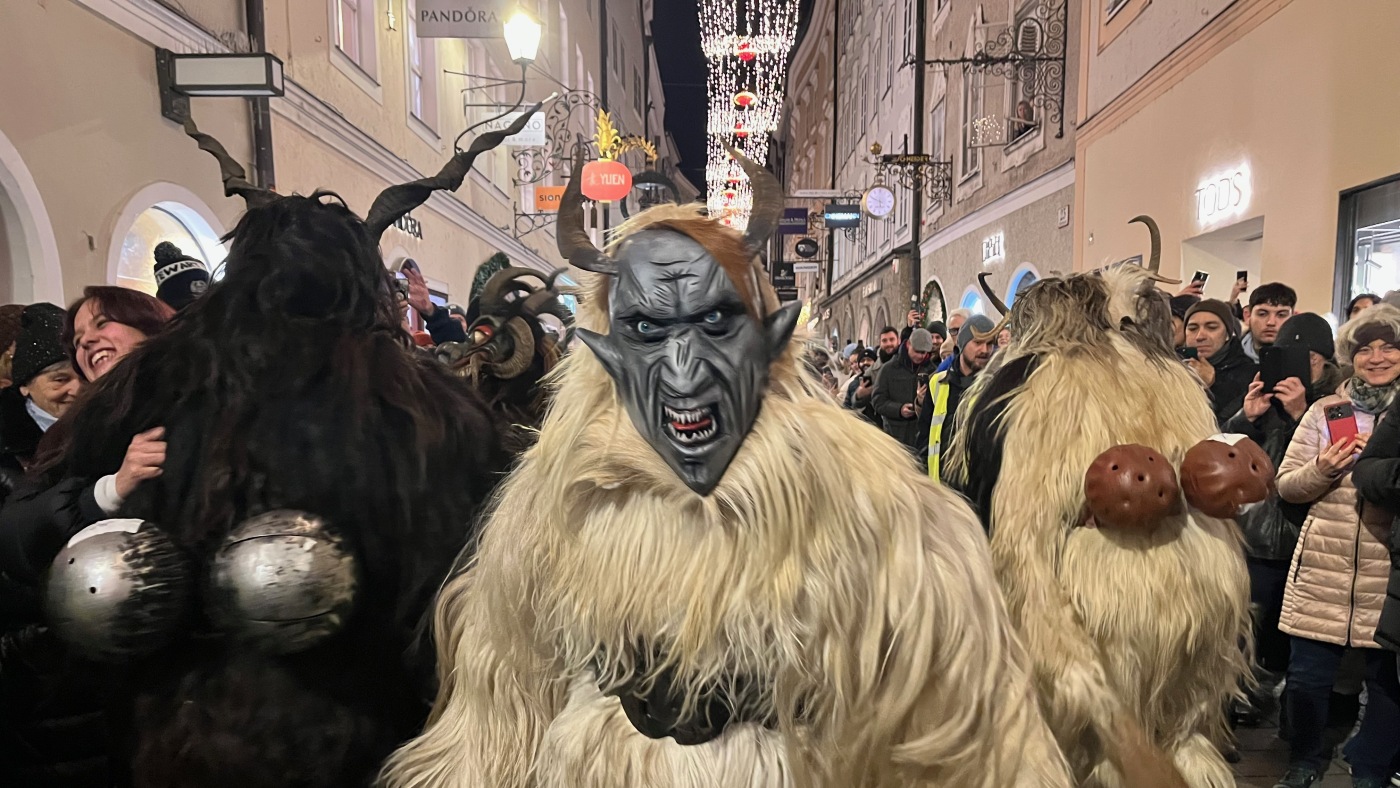 C'est Noël et si vous habitez dans les Alpes, faites attention ! Krampus arrive