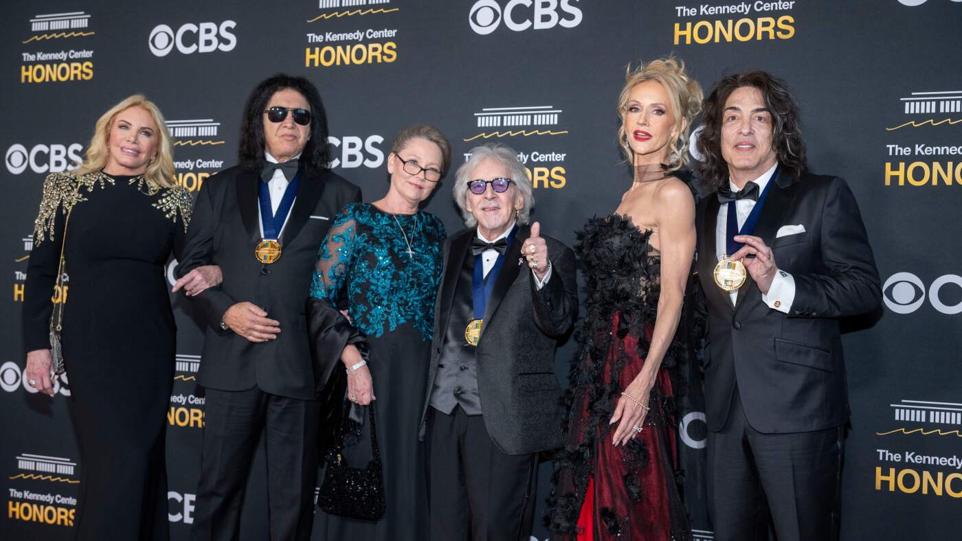 Les hommages, et non la politique, occupent le devant de la scène alors que Trump accueille les Kennedy Center Honors