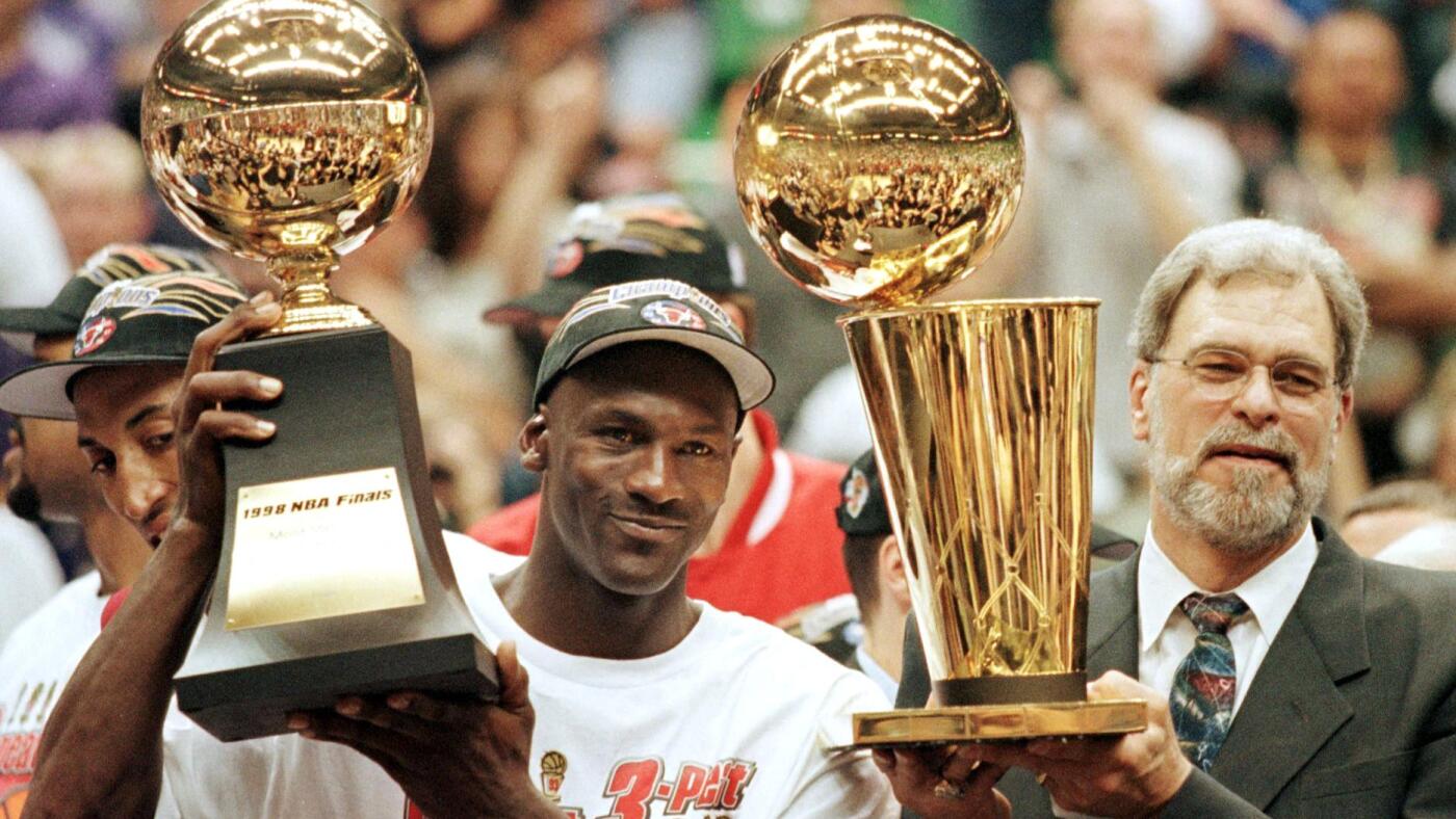 Michael Jordan était-il le GOAT de la NBA ? Phil Jackson revient sur les « Maîtres du jeu »
