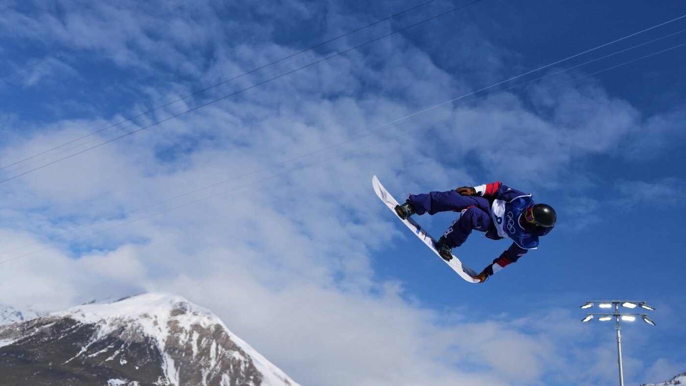 Chats minous et mains nuageuses : comment les snowboarders olympiques américains gardent leur calme en compétition