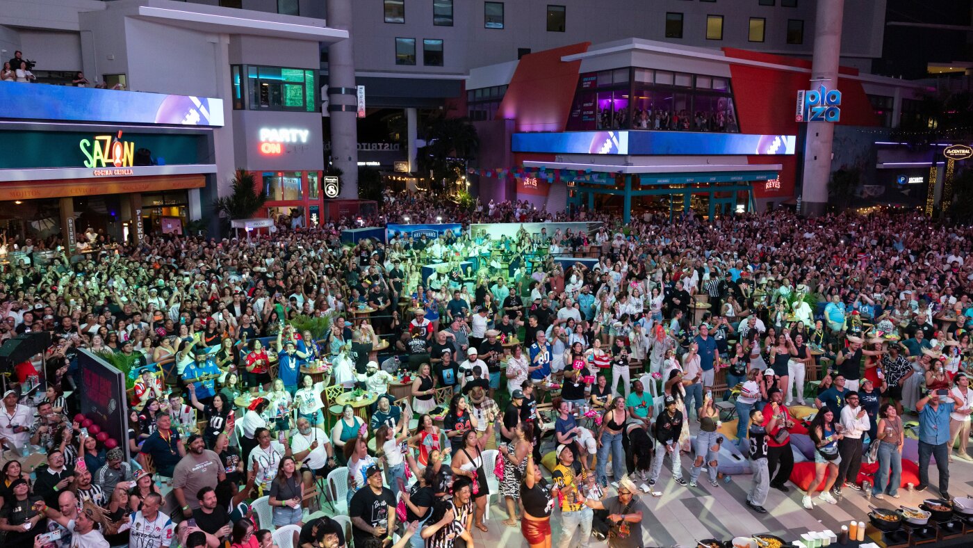 Porto Rico s'arrête pendant 13 minutes pour applaudir l'histoire et profiter de l'éclat de Bad Bunny