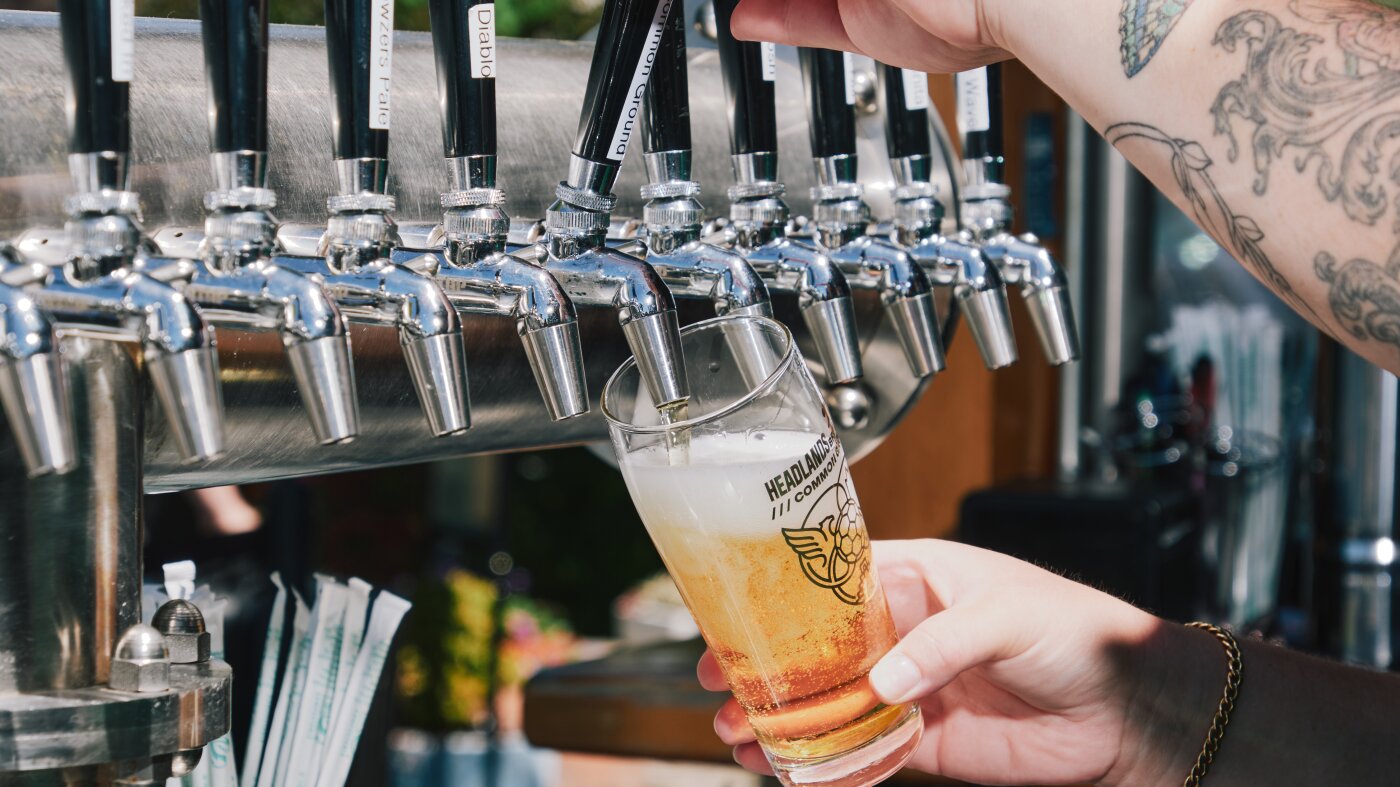 3 rivaux de la Coupe du monde trouvent un « terrain d'entente » dans une bière transfrontalière