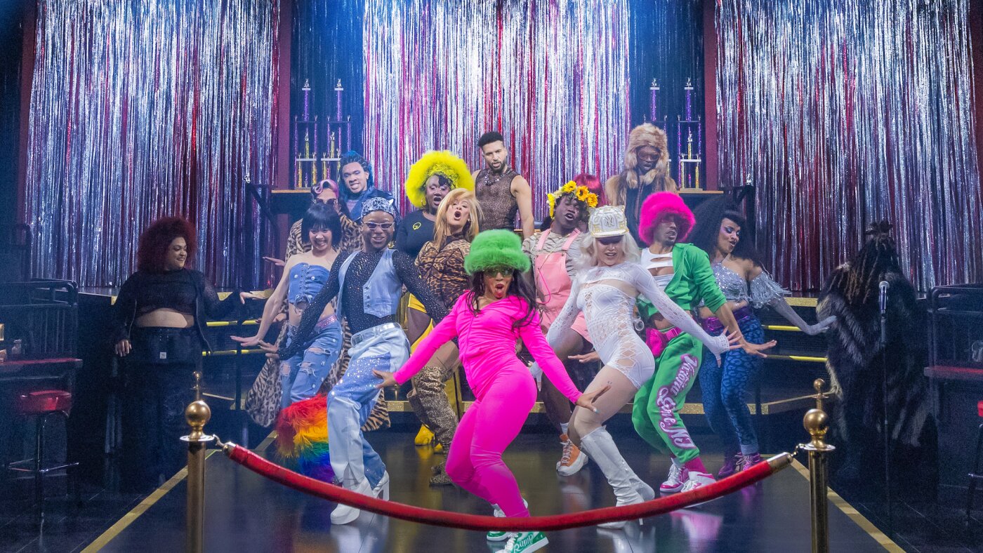 Il ne s'agit pas seulement de T-shirts : comment les produits dérivés de Broadway évoluent