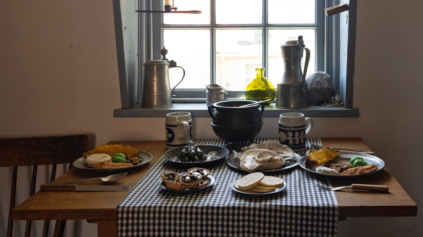 La nourriture a défini la hiérarchie sociale en 1776. Voici ce qui était sur la table