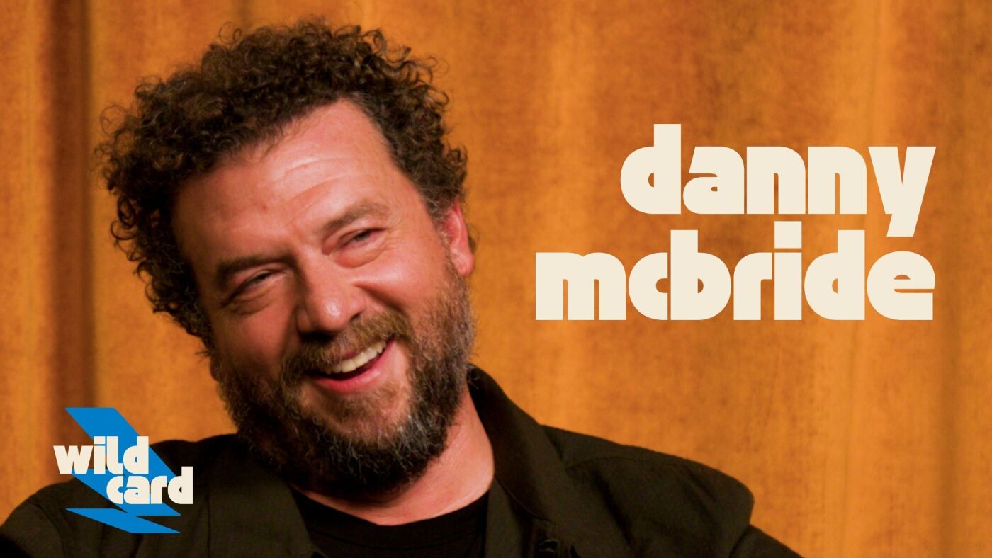 Danny McBride sur la création de personnages masculins ridicules : "Il n'y a rien de plus drôle que quelqu'un qui est plein d'air chaud"