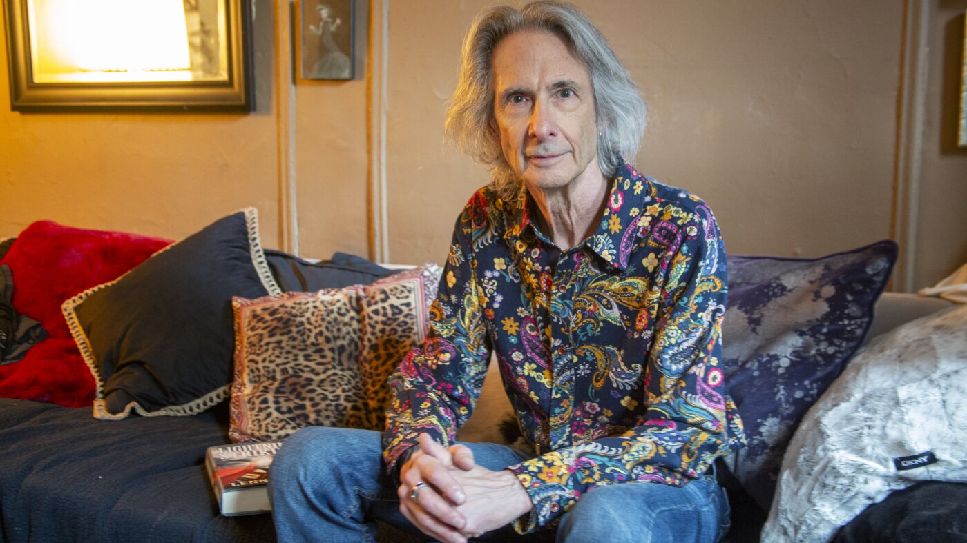 « La musique appartient au moment » : Lenny Kaye, le guitariste de Patti Smith, est « Goin' Local »