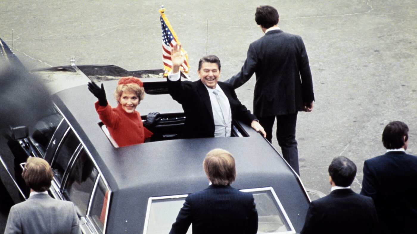 L’art patriotique est sous le feu des projecteurs à mesure que le financement de la NEA évolue. Cue "L'ouverture de Ronald Reagan"