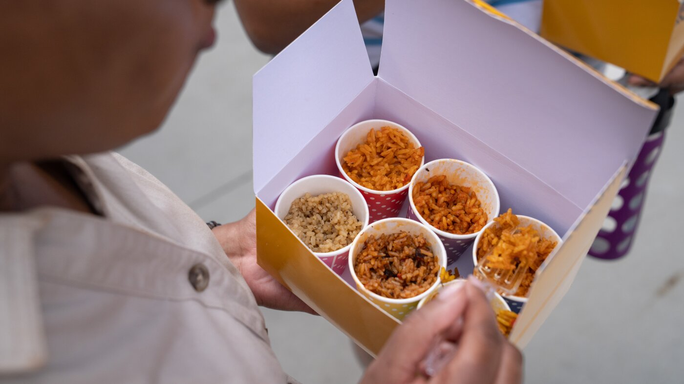 Quel pays produit le meilleur riz Jollof ? Les gourmets de DC l'ont soumis à un test à l'aveugle