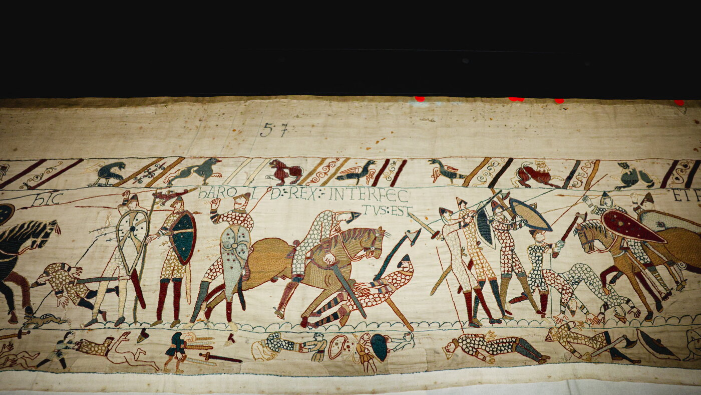 Après 900 ans, la Tapisserie de Bayeux revient en Angleterre et est exposée à Londres