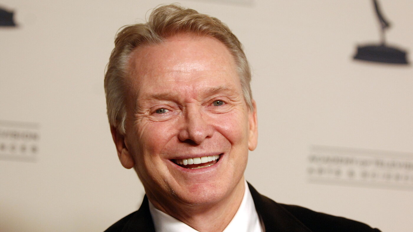 Bob Mackie, le créateur qui a habillé Marilyn Monroe, Elton John et Cher, est décédé à 87 ans