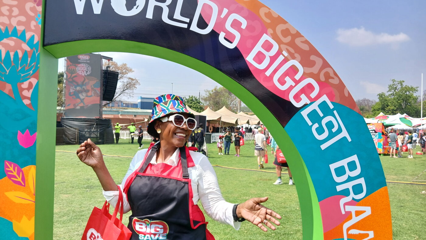 Des milliers de personnes se rassemblent pour un barbecue sud-africain dans le but d'établir un record du monde