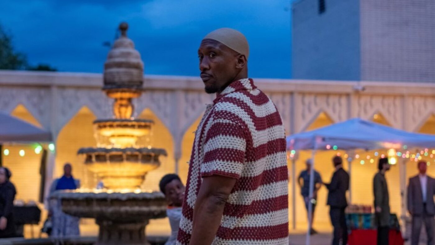 Dans "Your Mother Your Mother Your Mother", Mahershala Ali est un héros conflictuel depuis toujours
