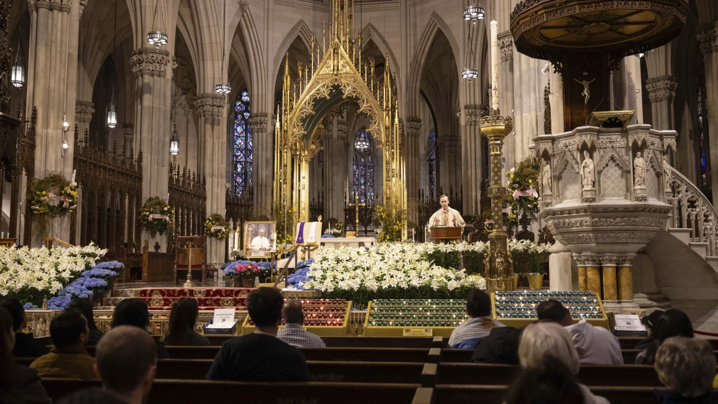 L'archidiocèse de New York accepte un règlement de 800 millions de dollars suite à des plaintes pour abus sexuels