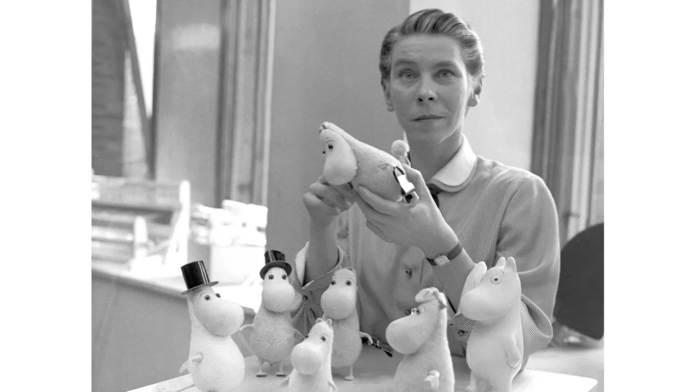 Ombres, guerre et trouver la joie des Moomin